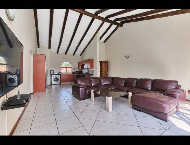 2 BEDROOM APARTMENT FOR SALE IN NORTH RIDING
